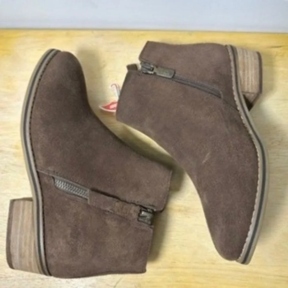 Blondo Womens Liam Brown Waterproof Suede Ankle Boot 6.5W B5859 Capsule Wardrobe